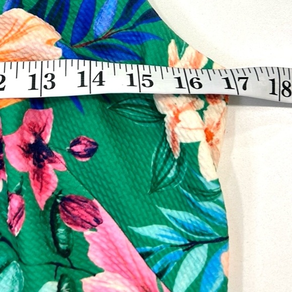 Eliza J, Exquisite Crochet-Embroidery Floral Dress, Excellent Condition Size 4 - Picture 8 of 12